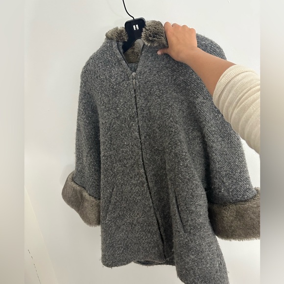 Zara Oversize Sweater Coat Wool with Faux fur hood - Picture 9 of 10